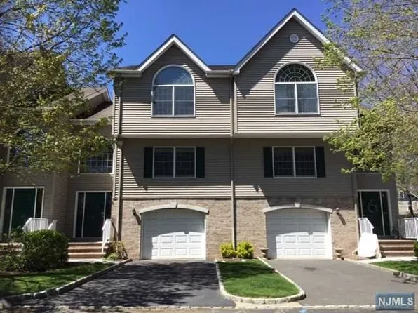 86 Elm St, Allendale, NJ 07401