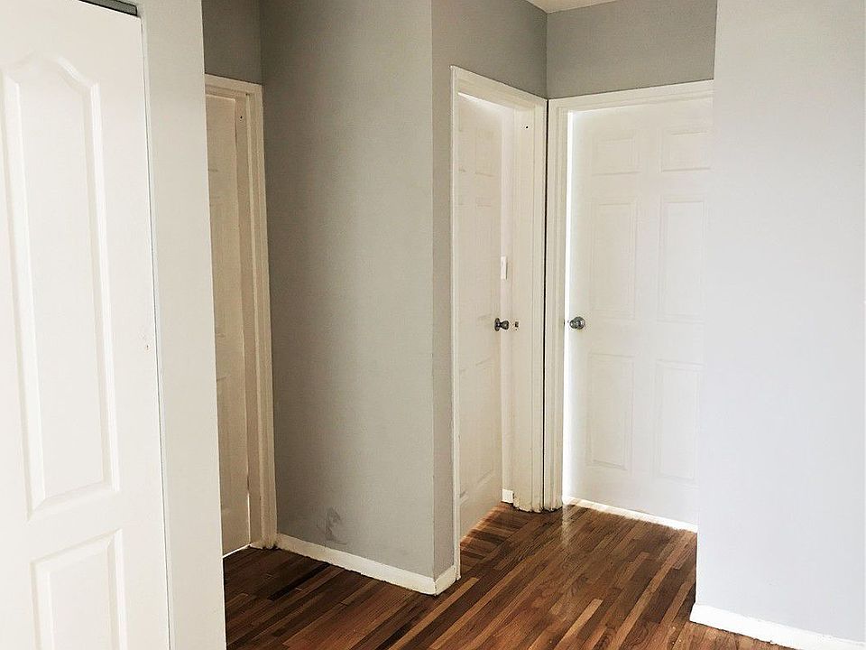 2nd image of 950 Bronx Park S APT 5C