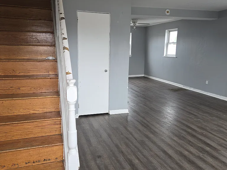601 Randolph St — Photo 2