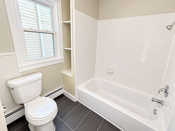 3rd image of 930 S 18th St #1