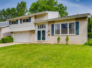 1800 Birch St, Park Ridge, IL 60068