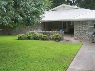 808 Clen Oak Pkwy, Burnet, TX 78611
