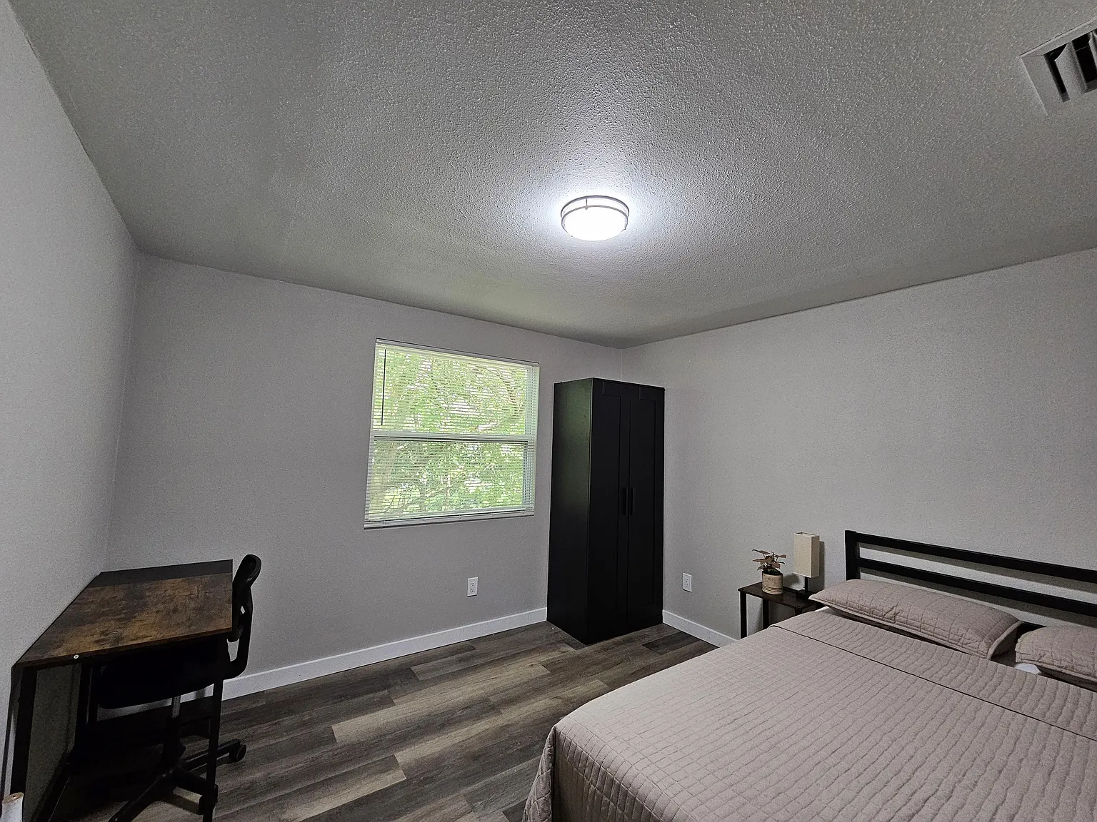 4 bed, 2.0 bath, 1000 sqft, $754 — Photo 1