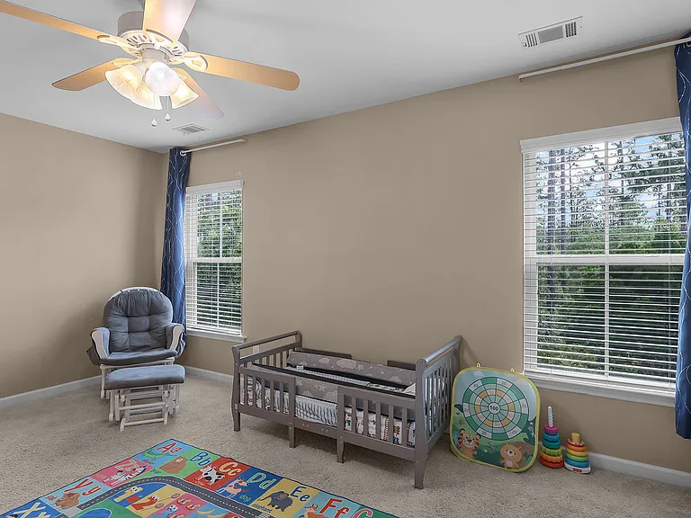 113 Greystone Dr — Photo 37