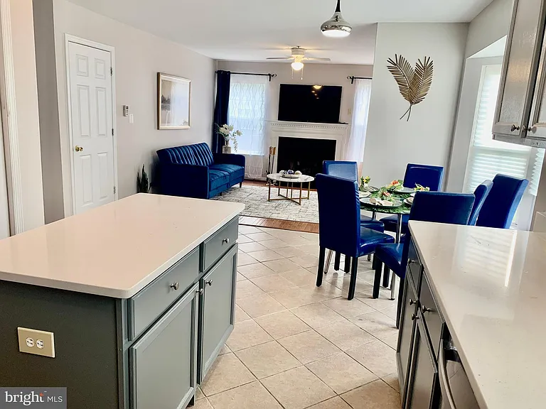2104 Sayan Ct — Photo 18