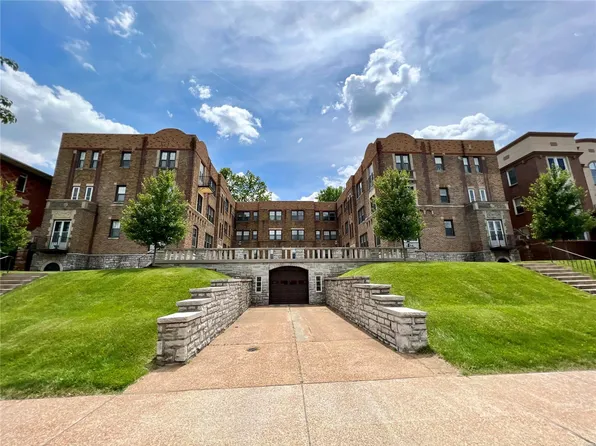 7334 Forsyth Blvd, Saint Louis, MO 63105