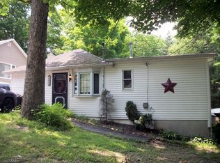 5 Partridge Run, Oak Ridge, NJ 07438