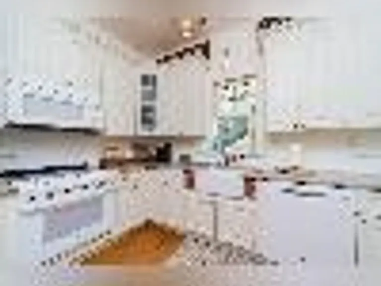 251 Charlotte St #A — Photo 2