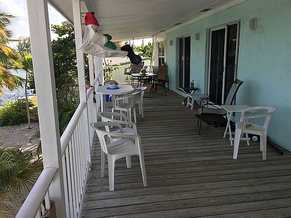 Very large covered  porch 