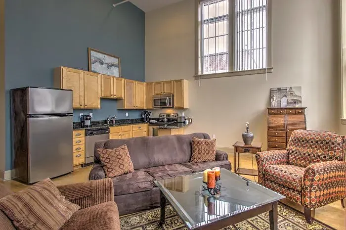 Theresa Park Loft Apartments — Photo 7