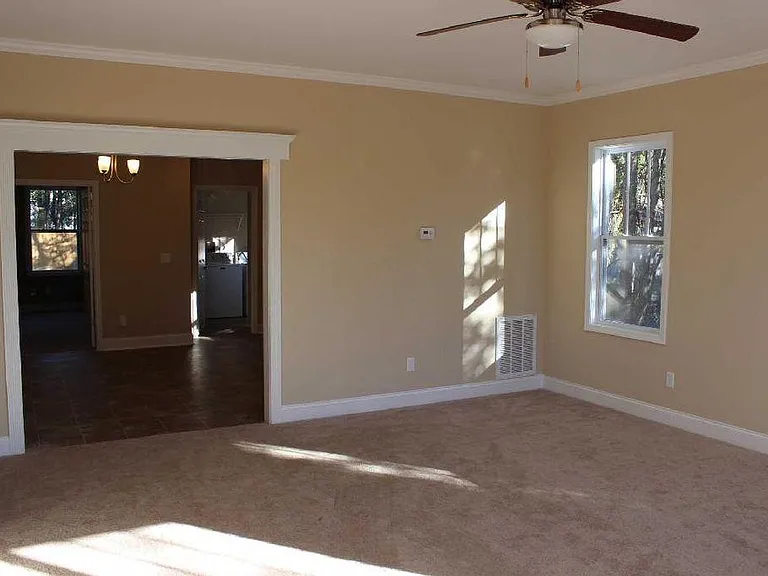 1302 McDuffie Ave — Photo 4