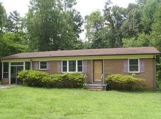 1920 Lake Rd, Thomasville, NC 27360