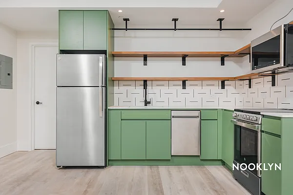 Rented by Nooklyn NYC LLC | media 56