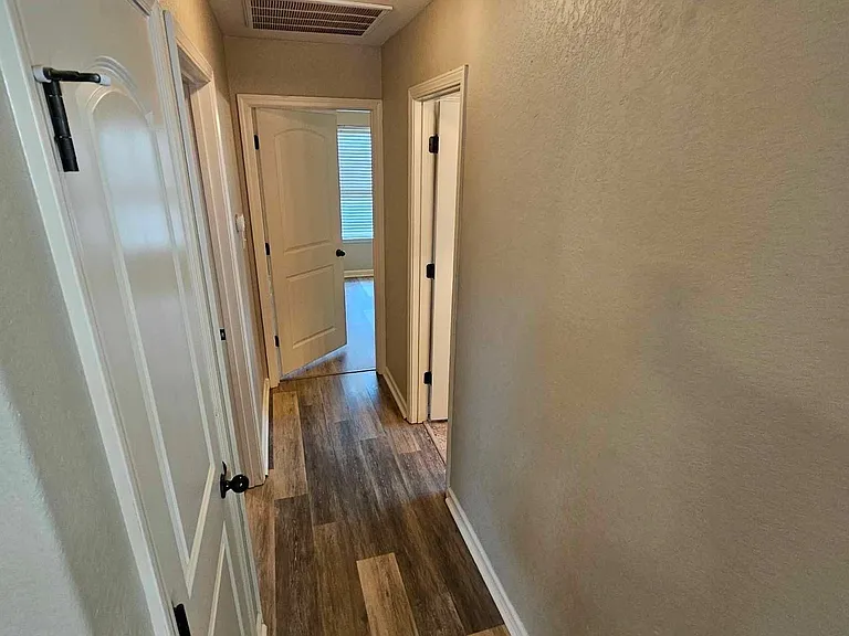 1151 Meadows Dr — Photo 9