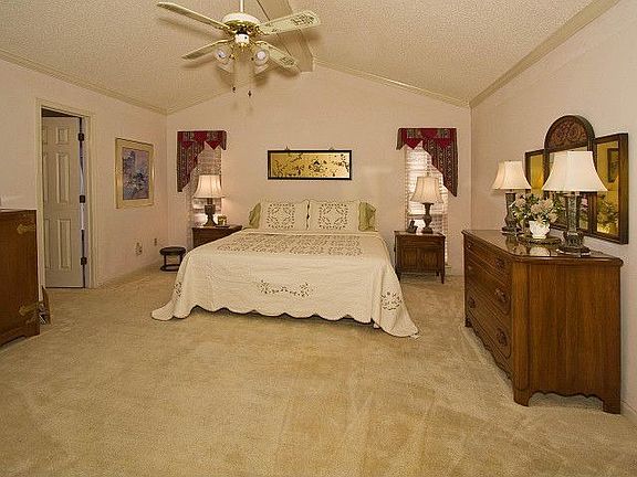 4th image of 1280 Plantation Oaks Dr E