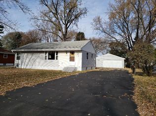 1053 Beatrice St, Eagan, MN 55121
