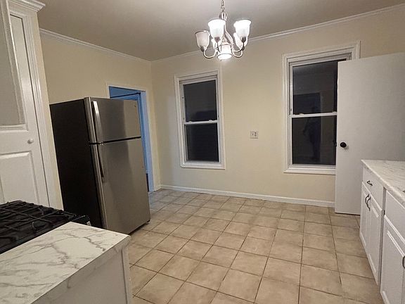 3rd image of 272 Greenwich Ave #2