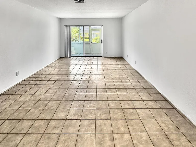 5263 Cresthaven Blvd #A — Photo 4