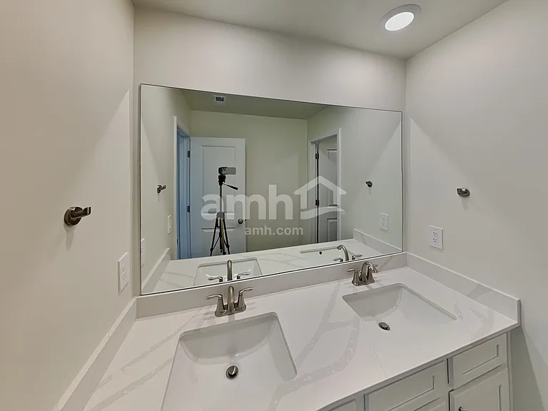 3347 Emzy Dr — Photo 11