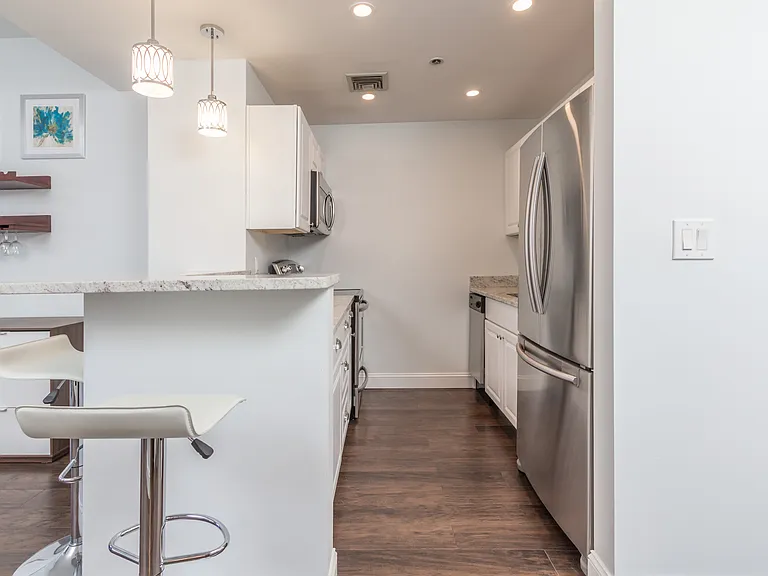 300 Commercial St #402 — Photo 9