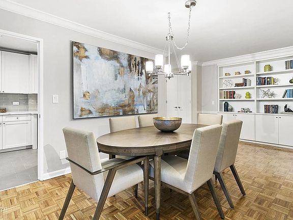 3rd image of 112 W 56th St APT 20S