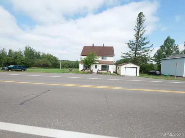 26290 E Pine St, Calumet, MI 49913
