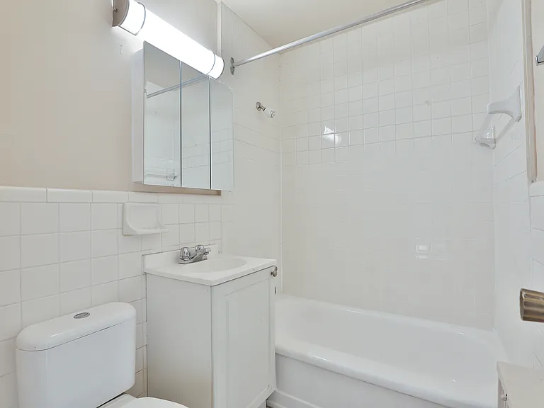 2223 Eglinton Ave E — Photo 13