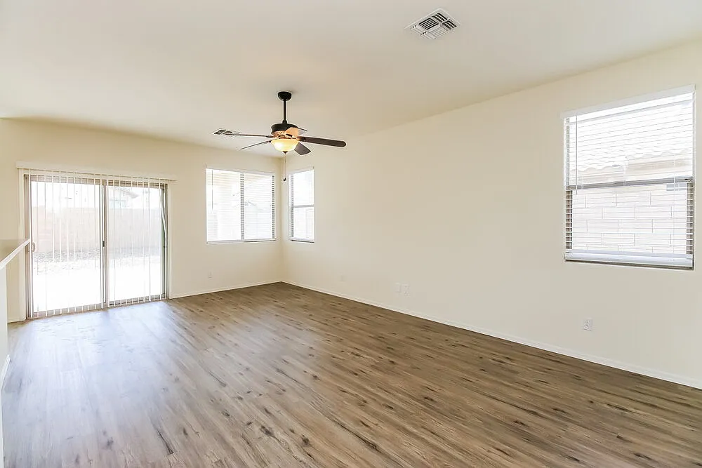 3 bed, 2.0 bath, 1755 sqft, $2,245 — Photo 3