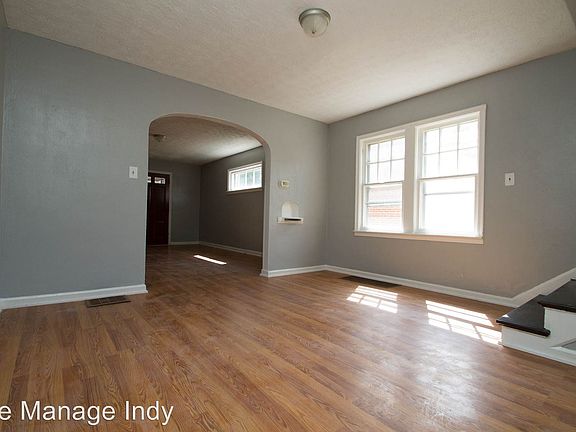 4th image of 34 Jenny Ln