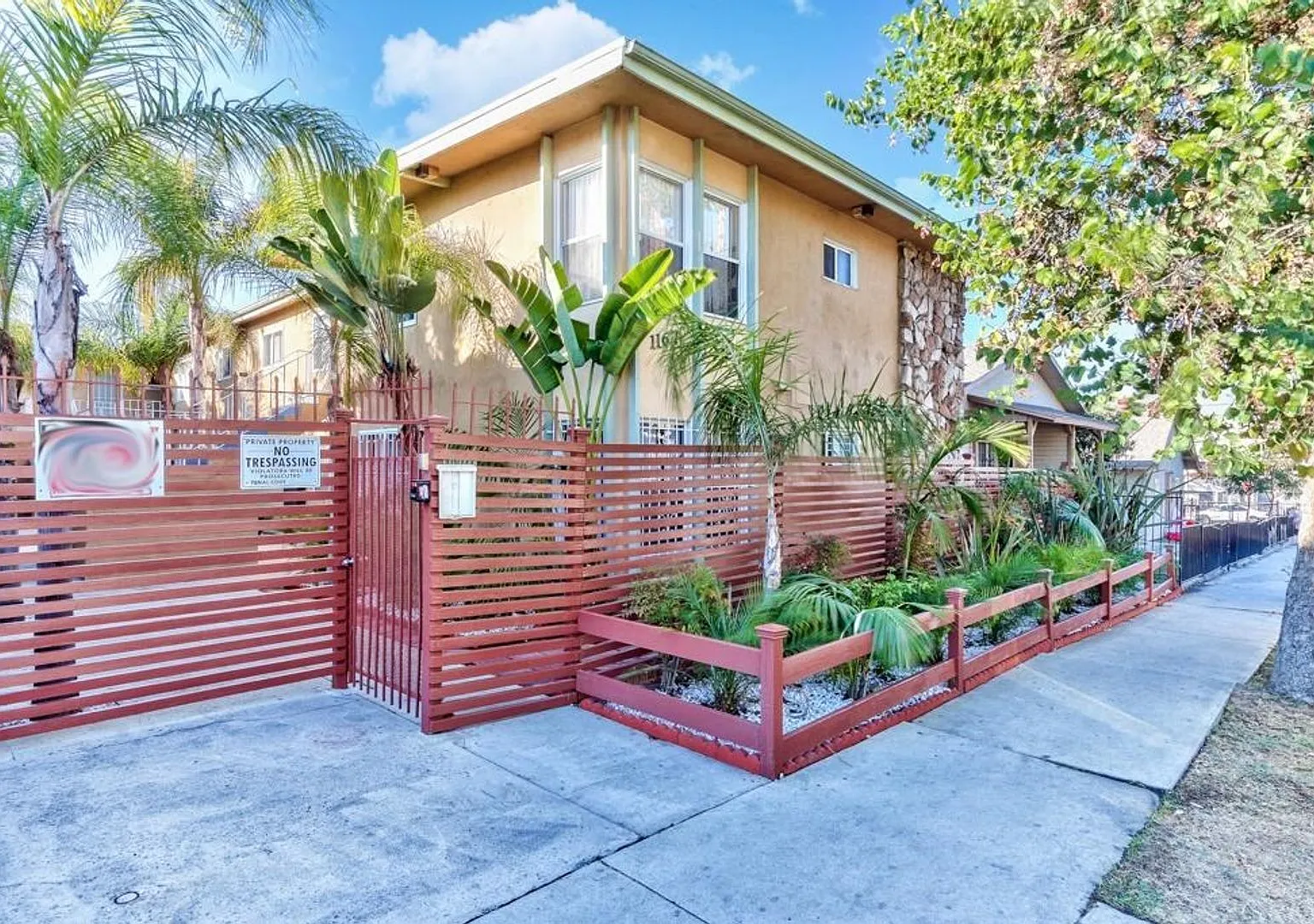 1167 Daisy Ave — Photo 1