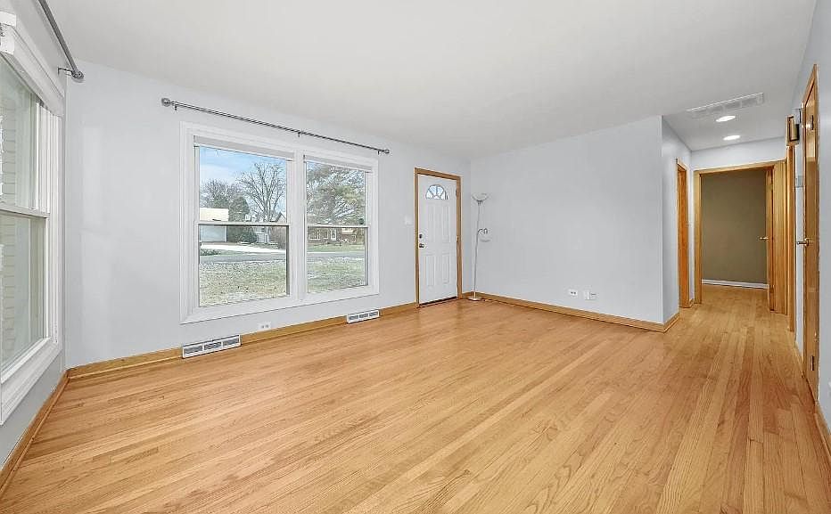 1st image of 1S233 S Wisconsin Ave