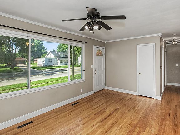 3rd image of 3905 Ontario St