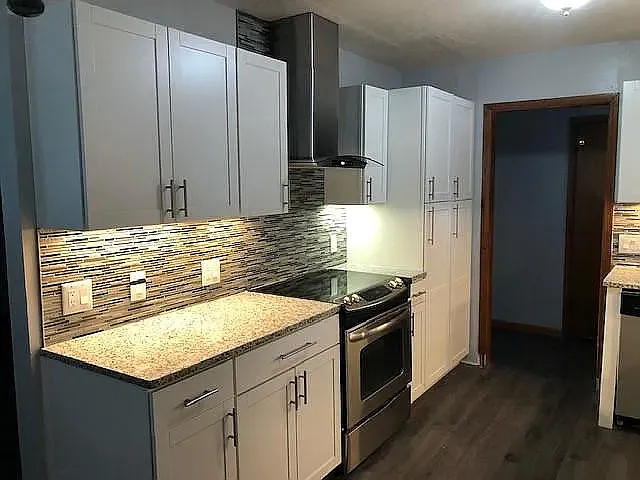 5 bed, 3200 sqft, $2,000 — Photo 4
