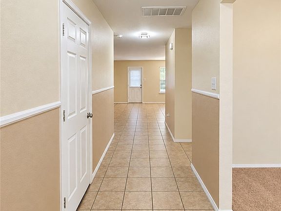 5th image of 9104 Sandyford Ct
