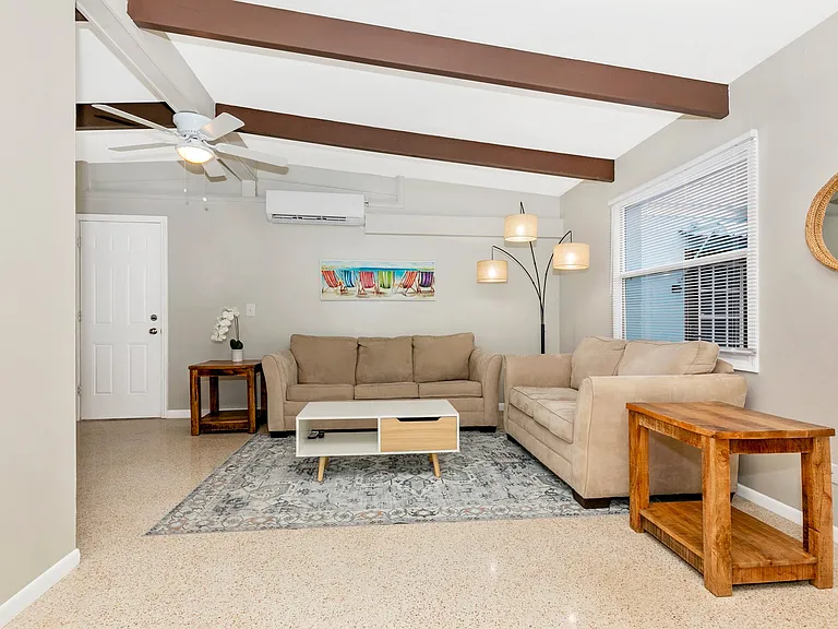 1502 Chandler Ave — Photo 9