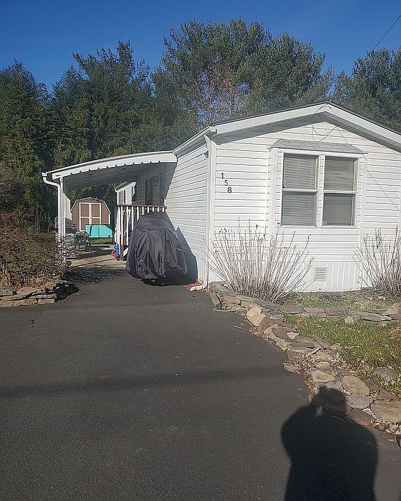 1st image of 158 Parkway Trailer Ct