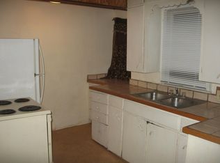 718 SE 26th St, Topeka, KS 66605