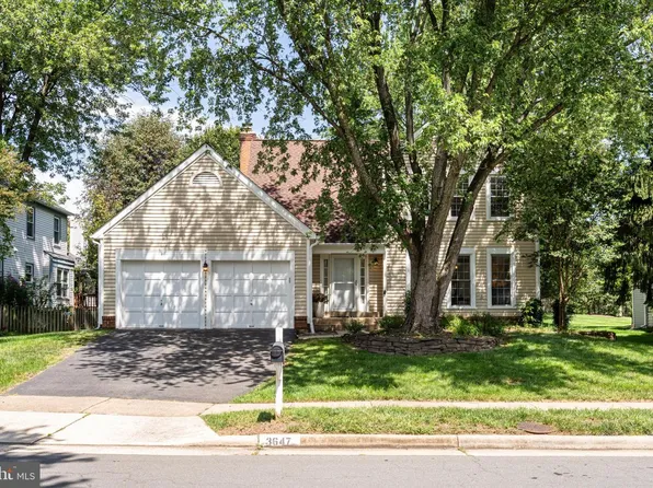 3647 Beech Down Dr, Chantilly, VA 20151