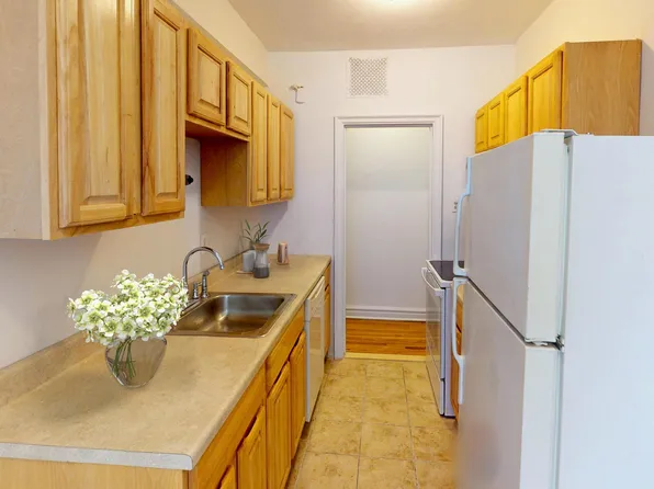 1100 Grandconcourse image 7 of 16