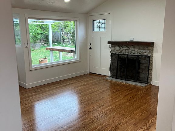 5th image of 297 Mariposa Ave #B