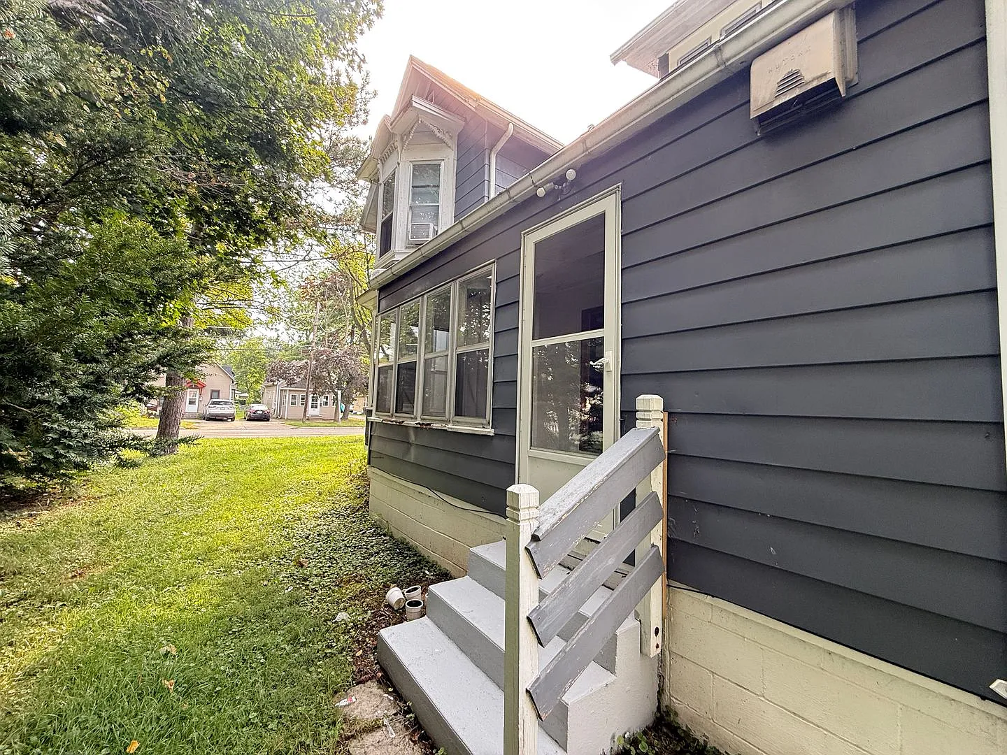 Elm Ave 306 N — Photo 4