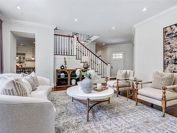 4th image of 3311 Elm Ave