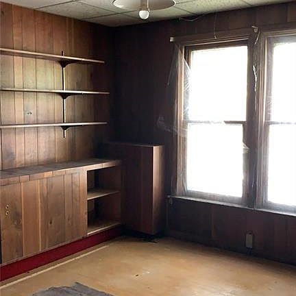 4th image of 575 Walden Ave