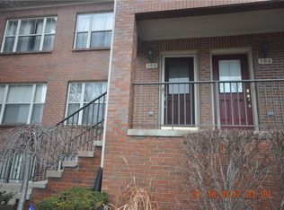 156 Tiffany Ln, Royal Oak, MI 48067