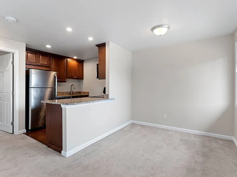 Bayshore Vista Apartments — Photo 18