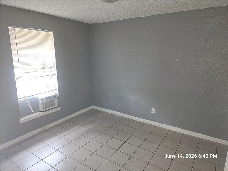 1534 Tarberry Rd — Photo 3