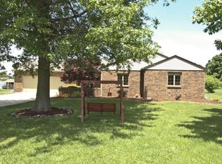 2735 E Daniels St, Springfield, MO 65803