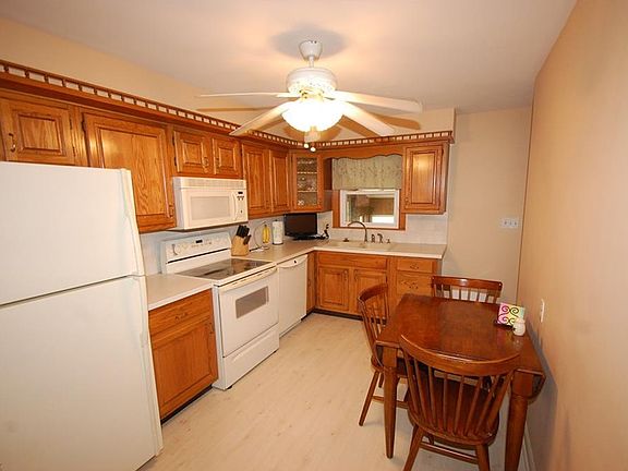 4th image of 2449 S Schenley Ave