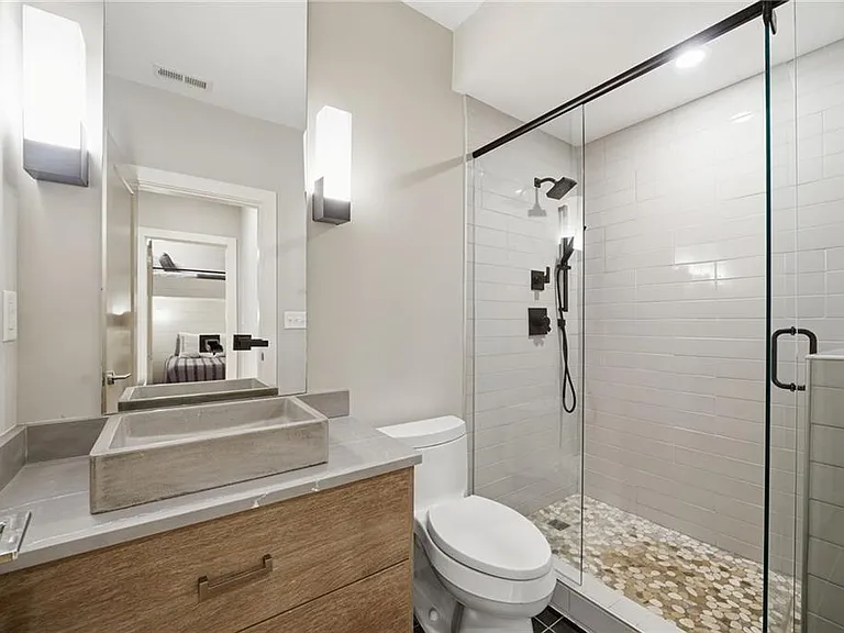 4373 Wieuca Rd NE — Photo 39