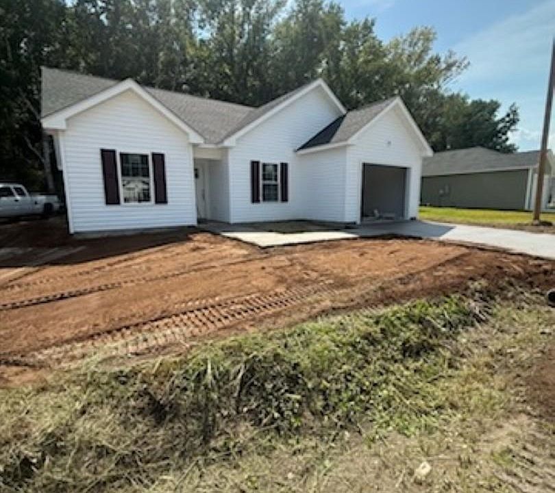 1st image of 146 Honeydew Rd.